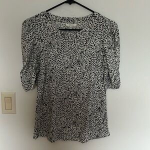 Size medium Maurice’s shirt